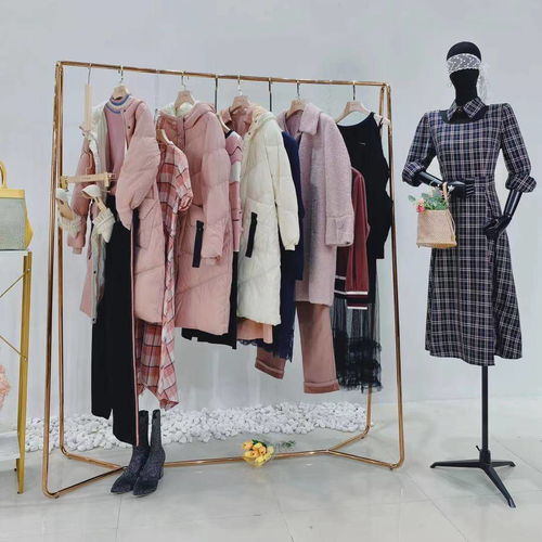 巧思布局，精打細算 25平米服裝店兼營日用百貨的裝修全攻略